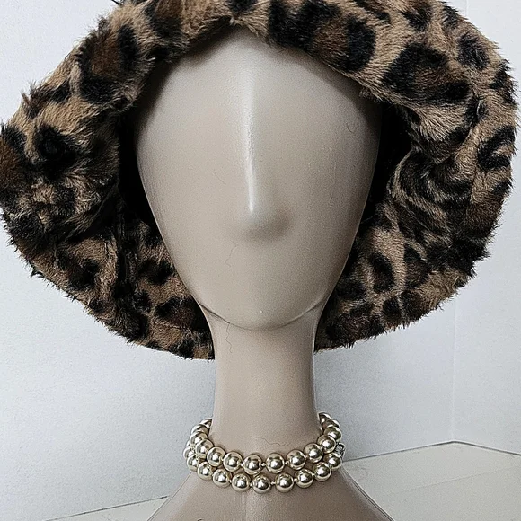 Stylish Beloved Millinery Brown Black Leopard Print Faux Fur Hat NWT House Of Harlow Leopard Print Faux Fur | Mercari main image 3